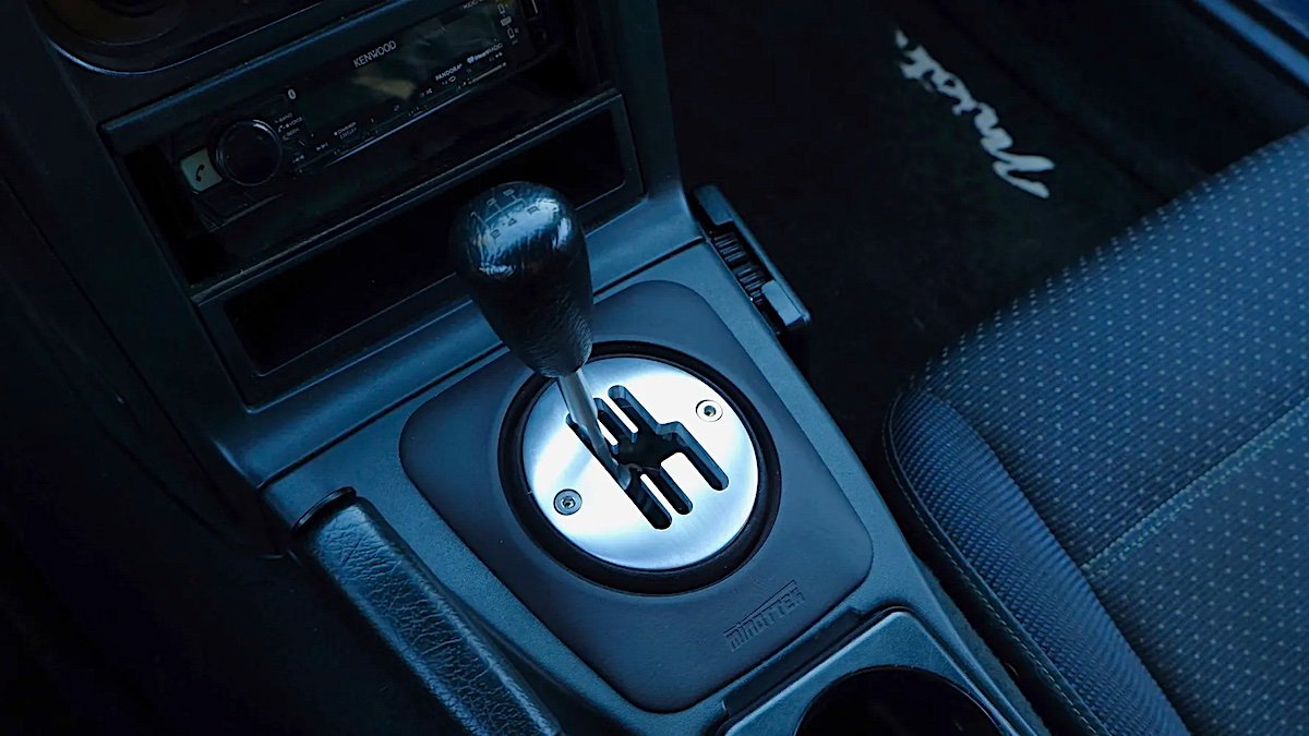 Mazda MX-5 gated shifter by Minottek